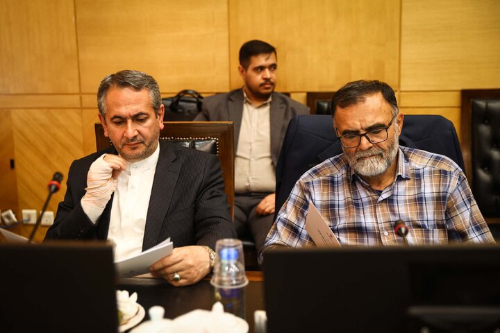 نشست کمیسیون فرهنگی با حضور وزیر میراث فرهتگی و گردشگری