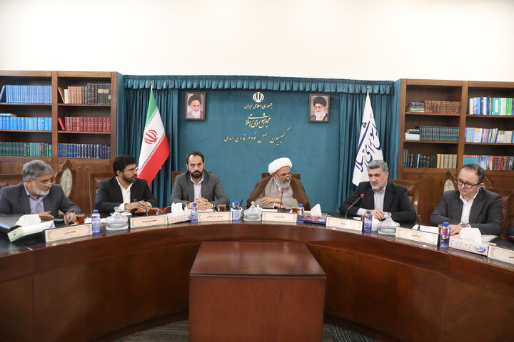 نشست کمیسیون اصل 90 با حضور رئیس بورس