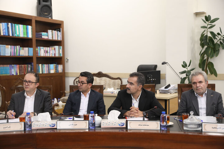 نشست کمیسیون اصل 90 با حضور رئیس بورس