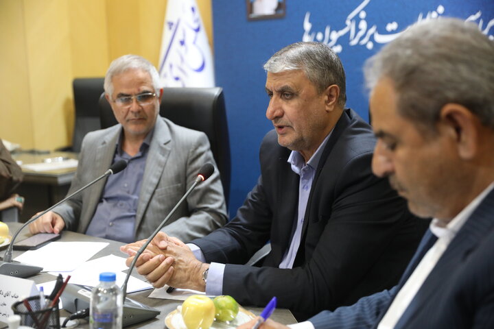 نشست فراکسیون نظارت بر صنعت آب و برق با حضور رئیس سازمان انرژی اتمی