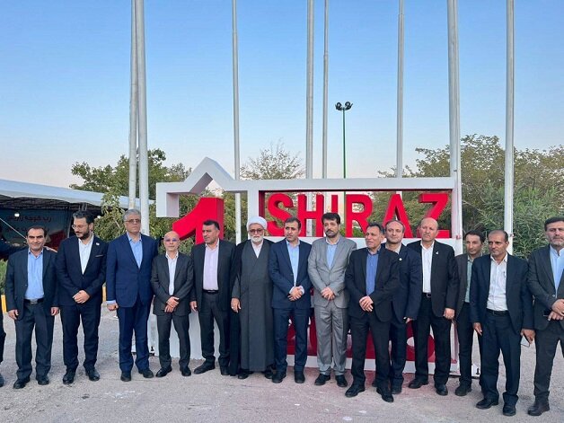 بازدیداعضای  کمیسیون انرژی از نمایشگاه نفت و اکسپو شیراز