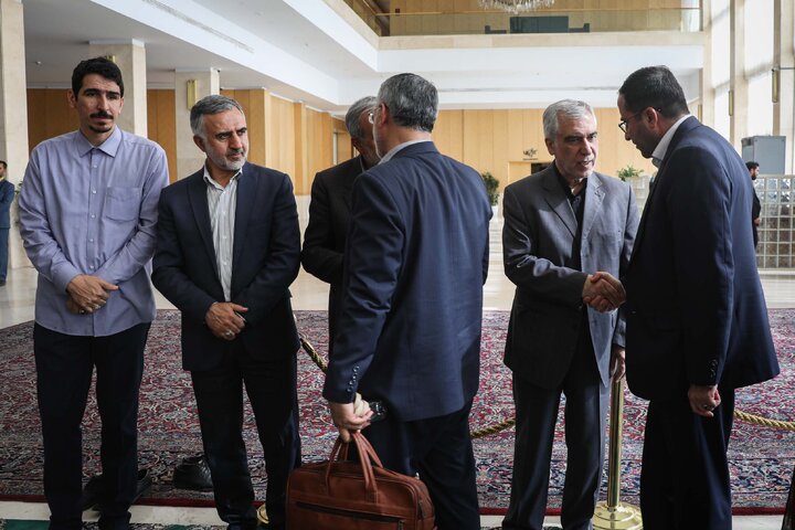 مراسم ختم والده ابوالفضل ظهره وند نماینده تهران