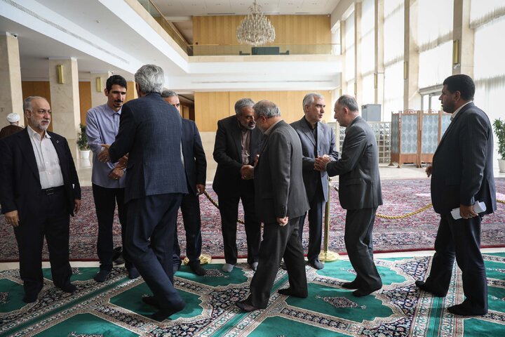 مراسم ختم والده ابوالفضل ظهره وند نماینده تهران