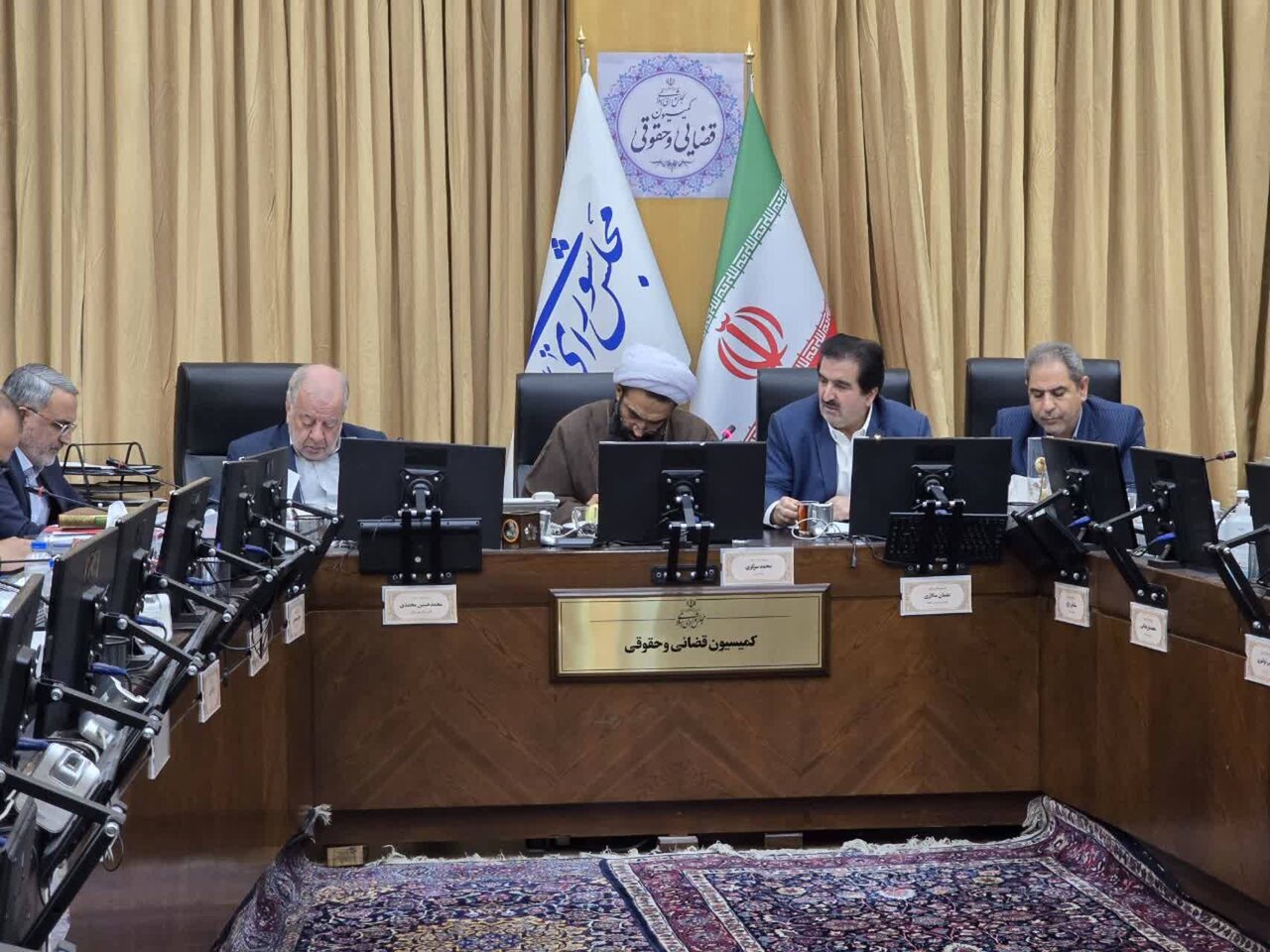 برخی افراد که در هیئت مدیره بنگاه‌های بزرگ اقتصادی استان اصفهان منصوب شده اند کارنامه روشنی ندارند