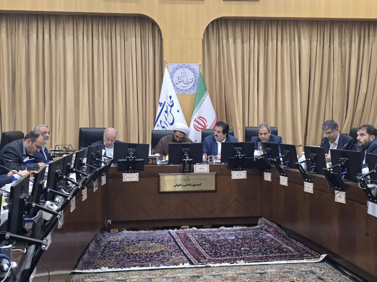 برخی افراد که در هیئت مدیره بنگاه‌های بزرگ اقتصادی استان اصفهان منصوب شده اند کارنامه روشنی ندارند
