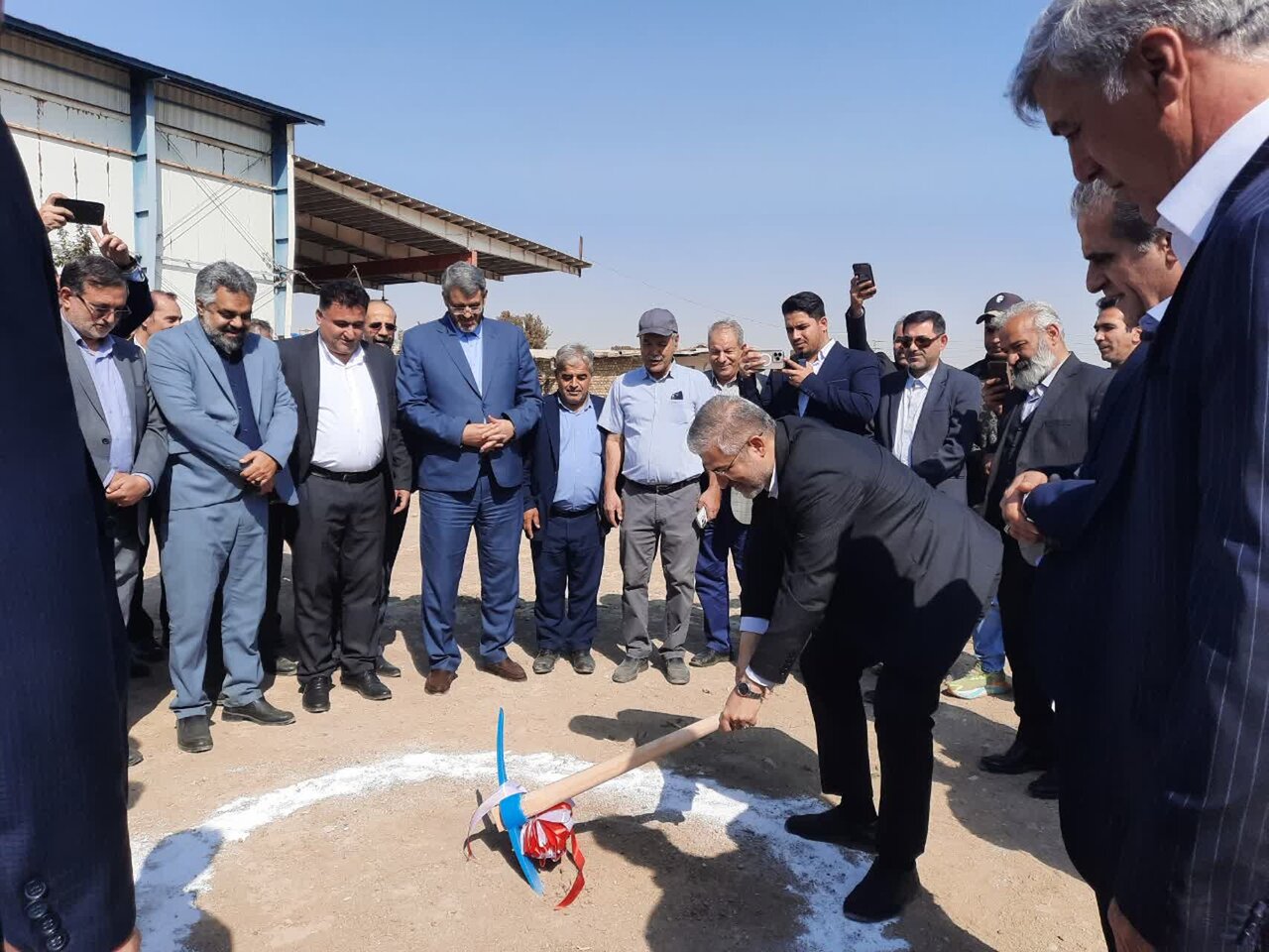 کلنگ‌ احداث سردخانه ۱۲ هزارتنی بالای صفر شهریار به زمین زده شد