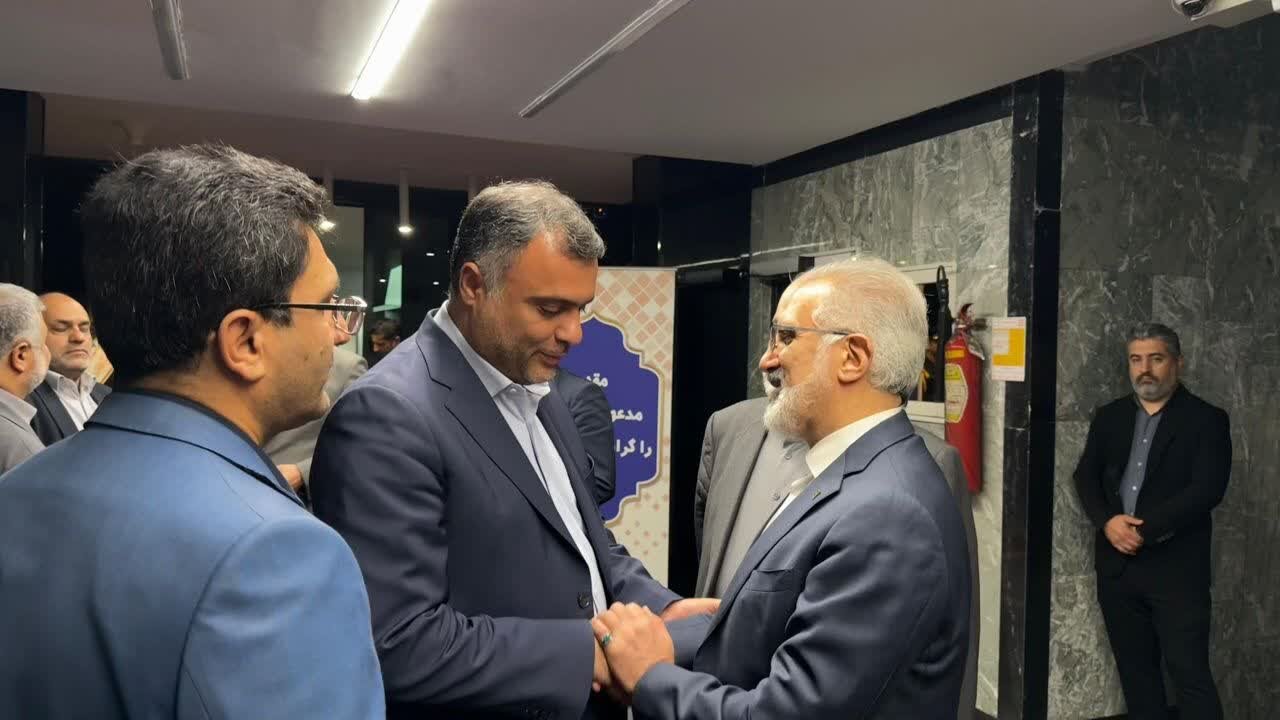 دیدار رحمت زاده با مدیرعامل بانک مسکن/بانک مسکن از اقشار ضعیف و کم درآمد حمایت های لازم را داشته باشد