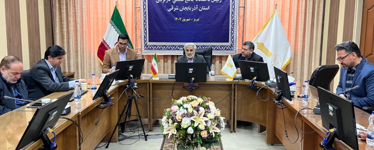 نشست تخصصی جعفری‌آذر با مسئولان استانی برای تقویت جایگاه شغل مددکاری اجتماعی