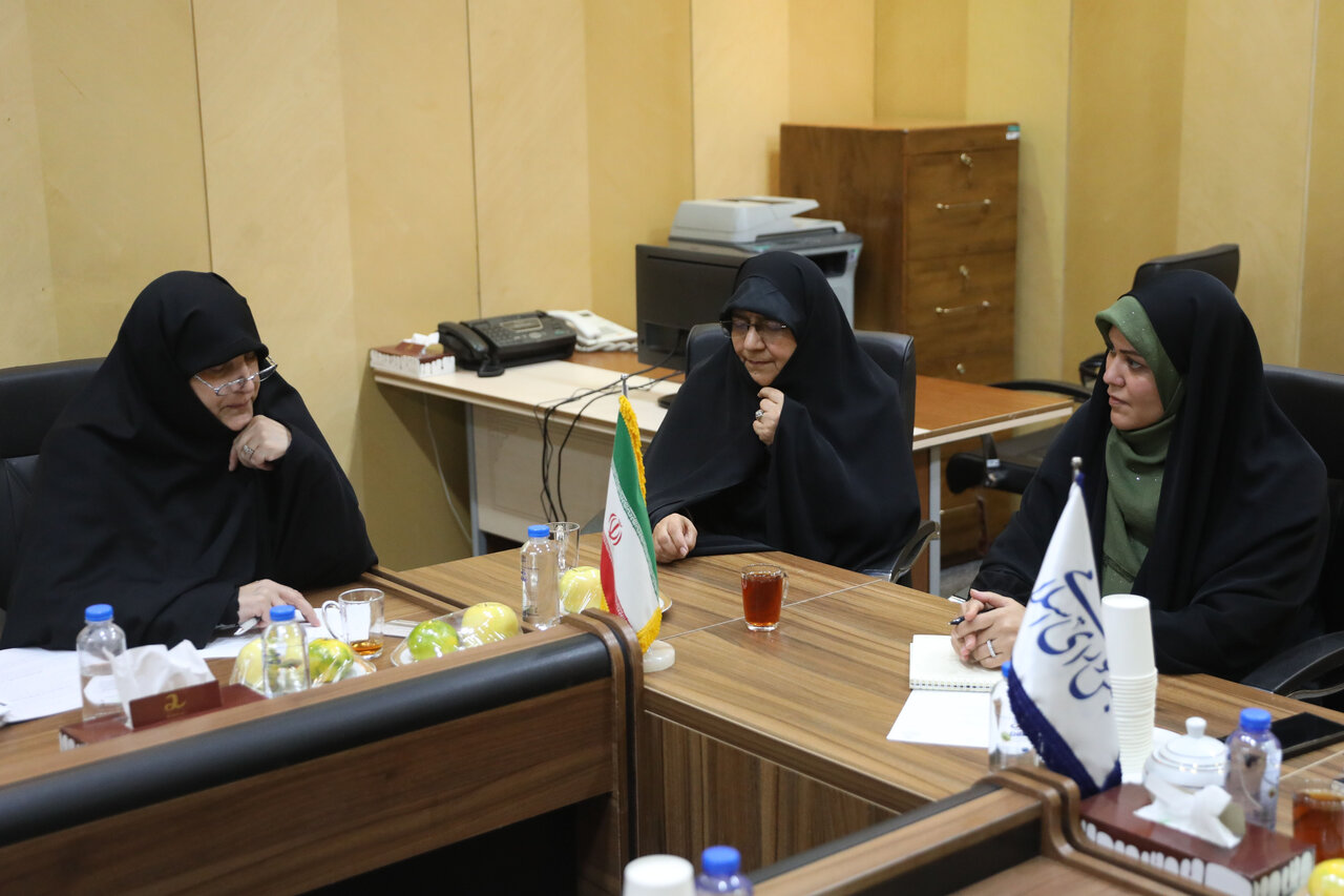نشست تخصصی فراکسیون زنان با مدیران امور بانوان ستاد کل نیروهای مسلح/ تأکید بر تخصیص اعتبارات ویژه برای اجرای قانون جوانی جمعیت
