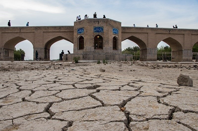 شکایت از محیط زیست برای فرونشست زمین که تهدیدی برای آثار تاریخی اصفهان است