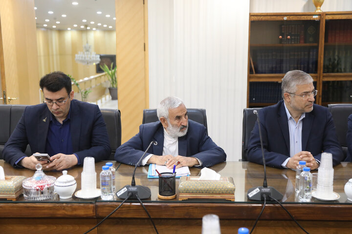 نشست اعضای مجمع نمایندگان تهران با وزیر راه و شهرسازی