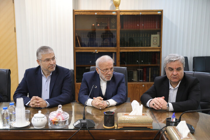 نشست اعضای مجمع نمایندگان تهران با وزیر راه و شهرسازی