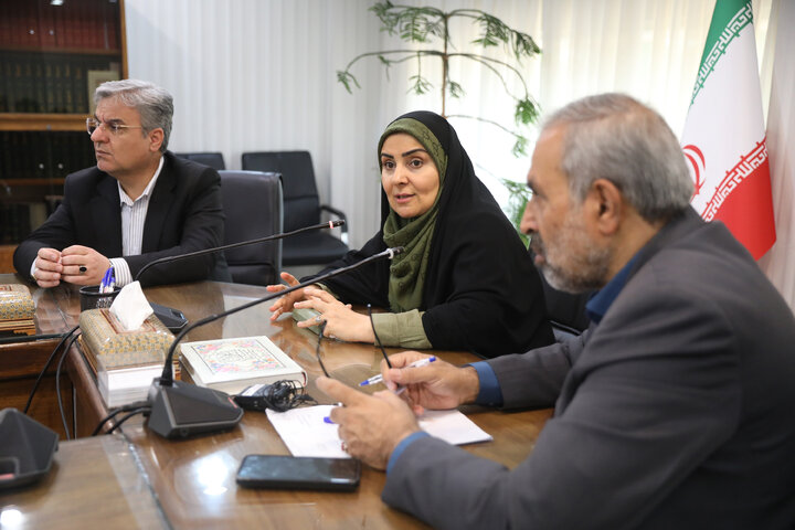 نشست اعضای مجمع نمایندگان تهران با وزیر راه و شهرسازی