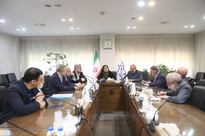 نشست اعضای مجمع نمایندگان تهران با وزیر راه و شهرسازی