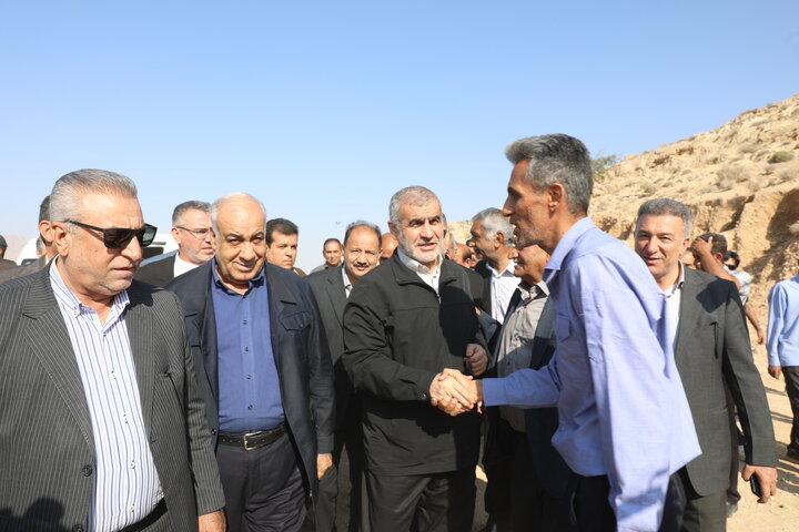 مراسم آغاز عملیات اجرایی بازسازی جاده قدیم داراب به فسا با حضور نیکزاد