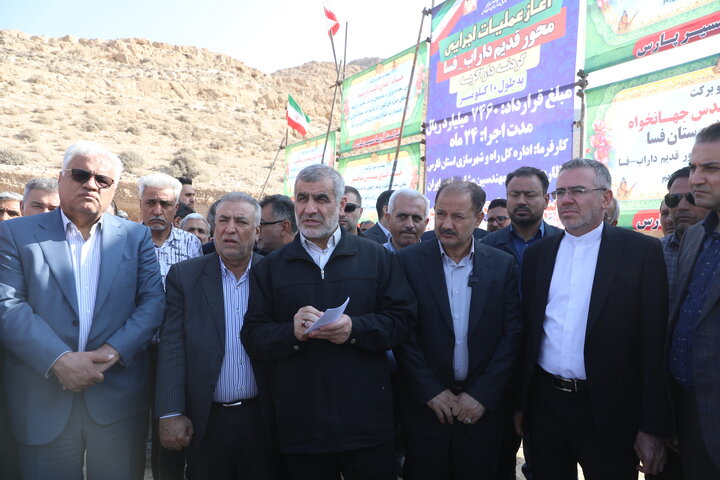 مراسم آغاز عملیات اجرایی بازسازی جاده قدیم داراب به فسا با حضور نیکزاد