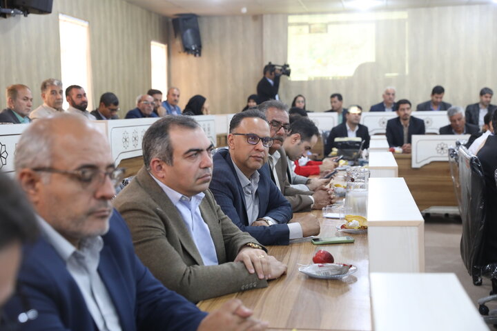 جلسه جمع بندی مصوبات سفر نایب رئیس مجلس به شهرستان فسا