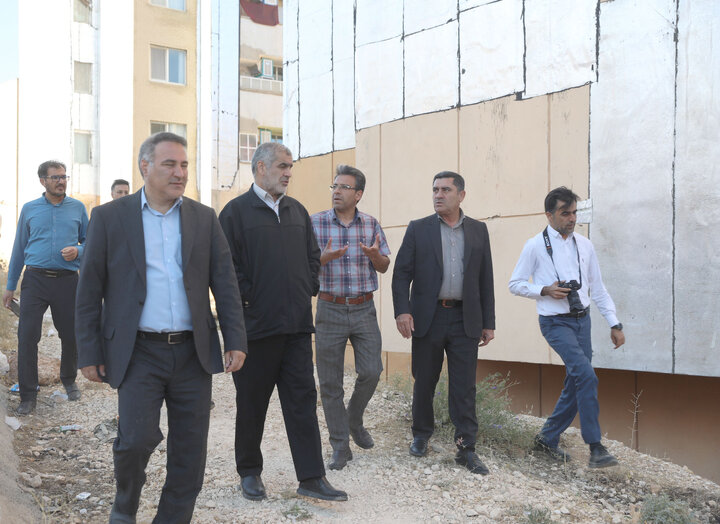 بازدید نیکزاد از مسکن مهر شهرستان سپیدان