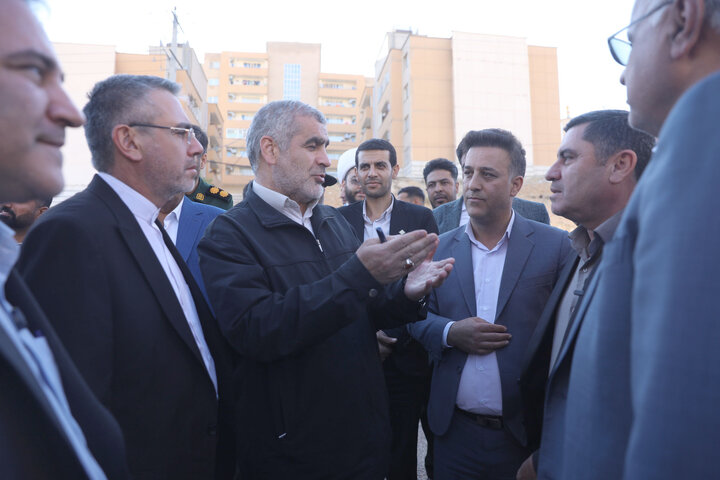 بازدید نیکزاد از مسکن مهر شهرستان سپیدان