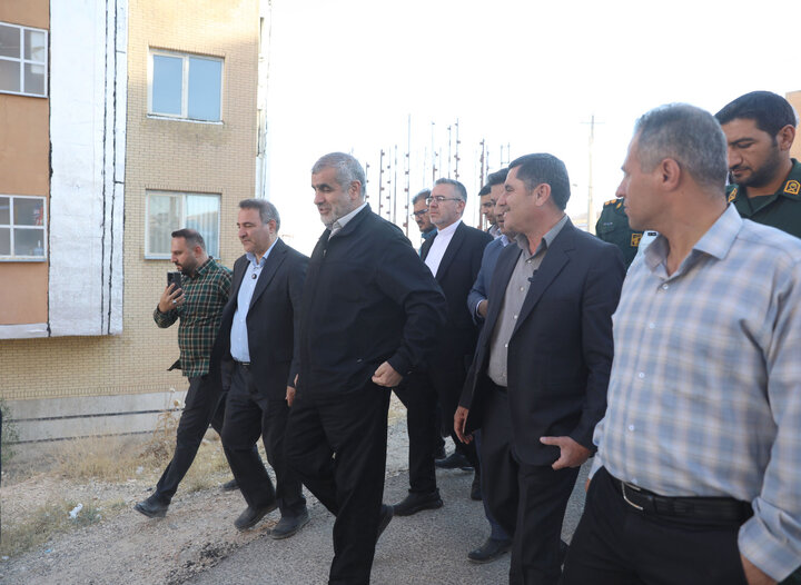 بازدید نیکزاد از مسکن مهر شهرستان سپیدان