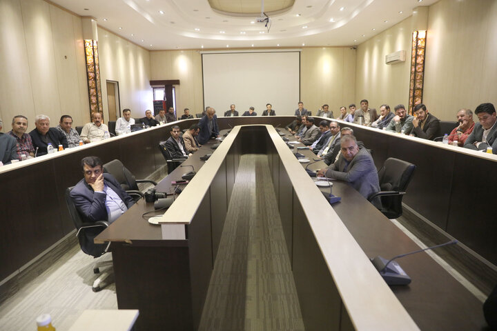 نشست جمع بندی مصوبات سفر نیکزاد به شهرستان سپیدان