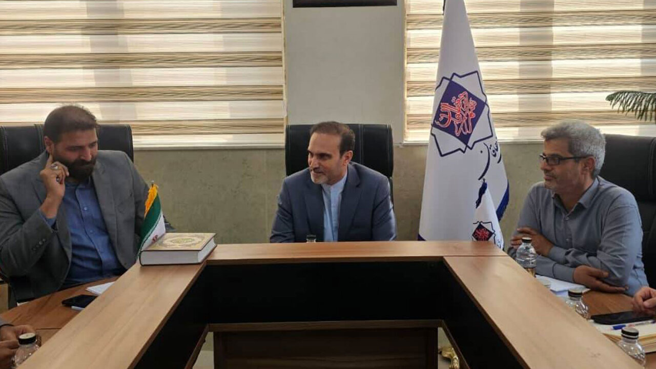 حضور قاسمی در نشست همدلی و اقدام در شهرداری دهاقان /دفاع تمام قد از مطالبه مردم در دریافت حق آلایندگی