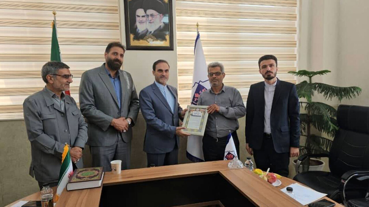 حضور قاسمی در نشست همدلی و اقدام در شهرداری دهاقان /دفاع تمام قد از مطالبه مردم در دریافت حق آلایندگی