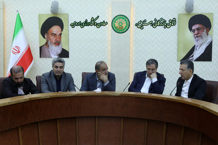 نشست مشترک رئیس کمیسیون کشاورزی با استاندار آذربایجان غربی و فعالان حوزه کارورزی استان