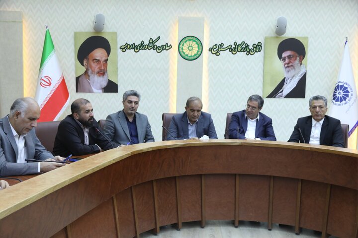 نشست مشترک رئیس کمیسیون کشاورزی با استاندار آذربایجان غربی و فعالان حوزه کارورزی استان