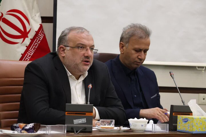 نشست موسوی در شورای ادارای عجب شیر/ ضعف در بودجه‌ریزی پروژه‌های عمرانی مانع توسعه عجب‌شیر است