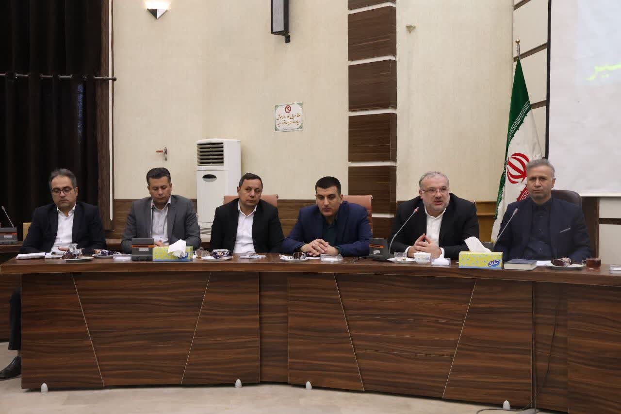 نشست موسوی در شورای ادارای عجب شیر/ ضعف در بودجهریزی پروژههای عمرانی مانع توسعه عجبشیر است