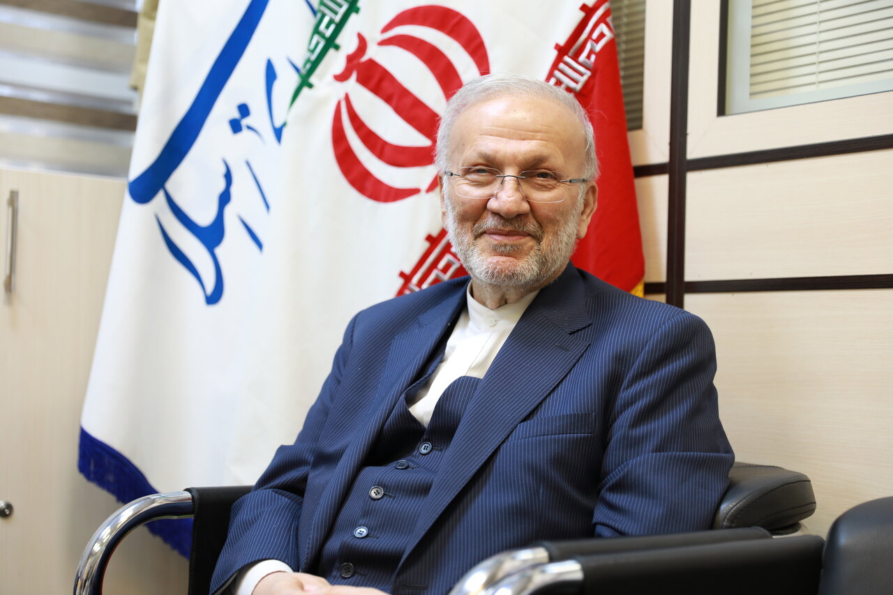 خرید و فروش ارز در کف خیابان اختلال در نظم اقتصادی ایجاد می کند/ پرداخت کالابرگ الکترونیک می تواند بر مهار گرانی ها تاثیر بگذارد خرید و فروش ارز در کف خیابان اختلال در نظم اقتصادی ایجاد می کند/ پرداخت کالابرگ الکترونیک می تواند بر مهار گرانی ها تاثیر بگذارد