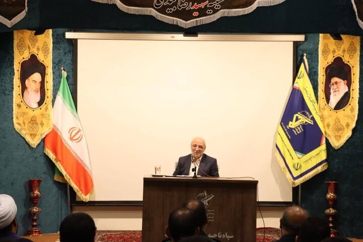 مشکلات کشور قابل حل است/ایمان و ایستادگی عامل پیروزی ماست