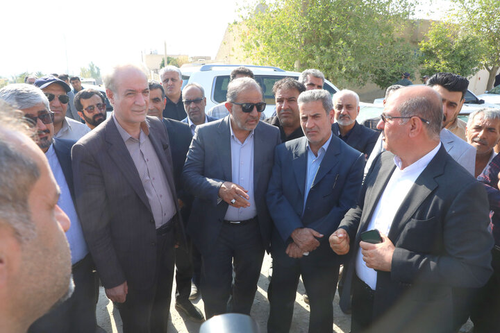 بازدید اعضای کمیسیون کشاورزی مجلس از شهرک دامداری کازرون