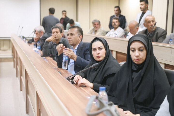 حضور اعضای کمیسیون کشاورزی مجلس در نشست جمع‌بندی بازدید میدانی کمیسیون کشاورزی مجلس از شهرستان‌های کازرون و کوه‌چنار