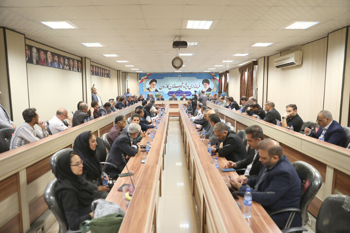 حضور اعضای کمیسیون کشاورزی مجلس در نشست جمع‌بندی بازدید میدانی کمیسیون کشاورزی مجلس از شهرستان‌های کازرون و کوه‌چنار