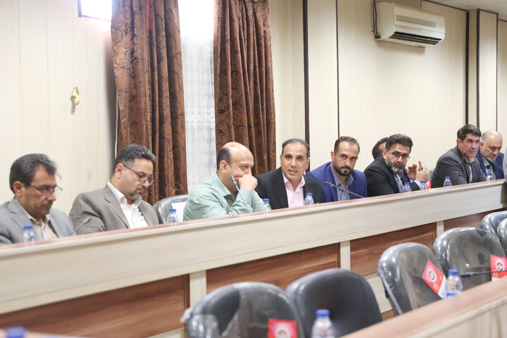 حضور اعضای کمیسیون کشاورزی مجلس در نشست جمع‌بندی بازدید میدانی کمیسیون کشاورزی مجلس از شهرستان‌های کازرون و کوه‌چنار
