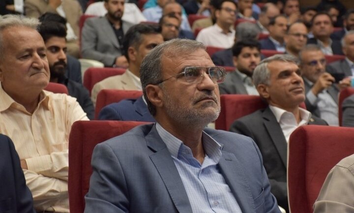 حضور احمد مرادی در مراسم تجلیل از صنعتگران و معدن کاران استان هرمزگان/بازدید از روند ساخت مگاهاسپیتال بندرعباس