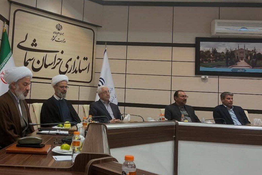 تاکید بر ضرورت پرهیز از جزئینگری و دوری گزیدن از نگاه های جزیره ای و ضد توسعه ای تاکید بر ضرورت پرهیز از جزئینگری و دوری گزیدن از نگاه های جزیره ای و ضد توسعه ای