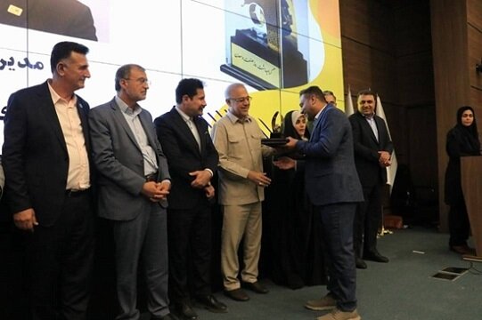 حضور احمد مرادی در مراسم تجلیل از صنعتگران و معدن کاران استان هرمزگان/بازدید از روند ساخت مگاهاسپیتال بندرعباس