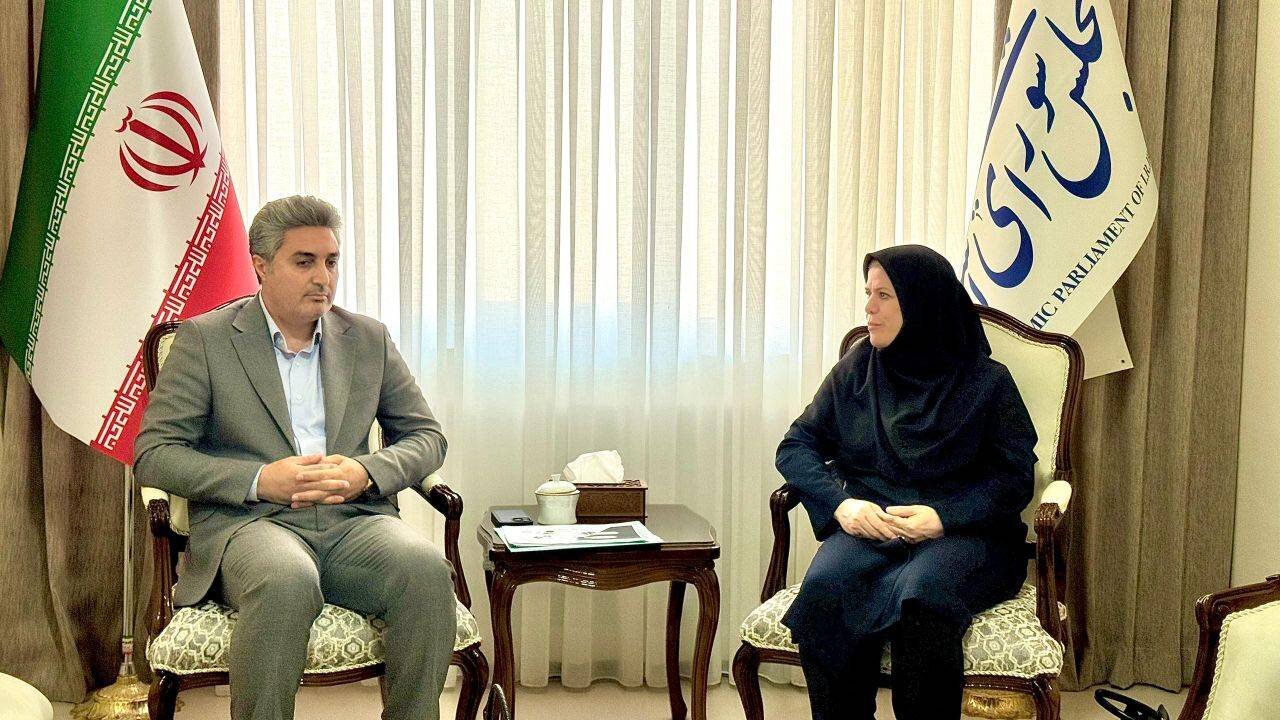 نشست مدیرکل بیمه سلامت آذربایجان غربی با ممکان نماینده ارومیه /تأکید بر لزوم توسعه عادلانه خدمات بیمه سلامت در مناطق محروم شهرهای استان نشست مدیرکل بیمه سلامت آذربایجان غربی با ممکان نماینده ارومیه /تأکید بر لزوم توسعه عادلانه خدمات بیمه سلامت در مناطق محروم شهرهای استان