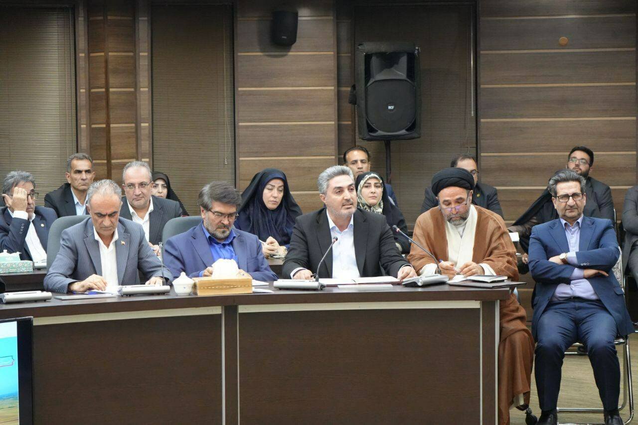 ارومیه هنوز از نابرابریها و کاستیها رنج میبرد/ توزیع مدیریتها و انتصاب مدیران در سطح استان عادلانه نبوده است