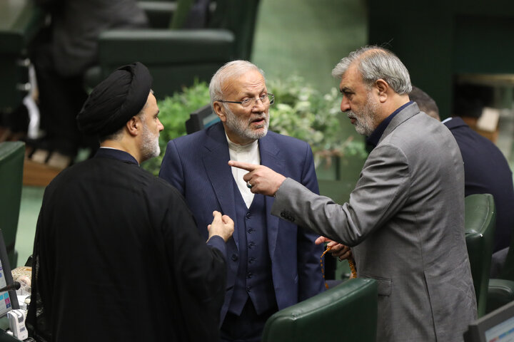 نشست علنی یکشنبه 4 آبان ماه مجلس شورای اسلامی