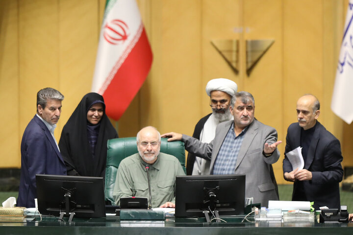 نشست علنی یکشنبه 4 آبان ماه مجلس شورای اسلامی