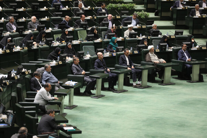 نشست علنی یکشنبه 4 آبان ماه مجلس شورای اسلامی
