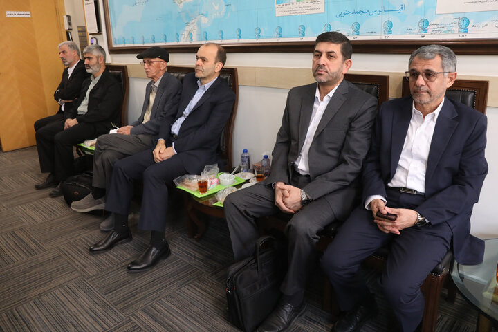 نشست مشترک یکشنبه 4 مهرماه نمایندگان با رئیس بانک مرکزی
