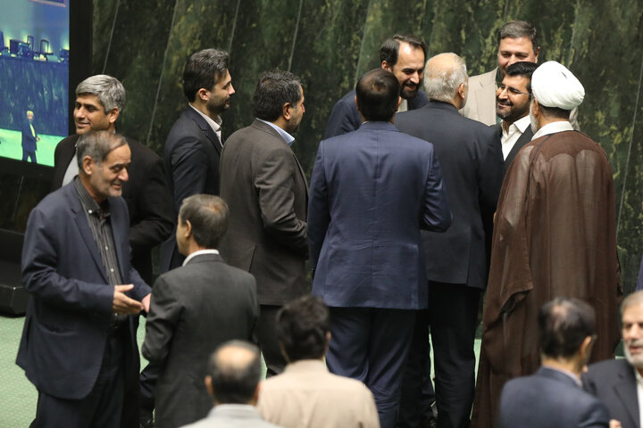 ناطقان میان دستور جلسه علنی یکشنبه ۴ آبان ماه مجلس