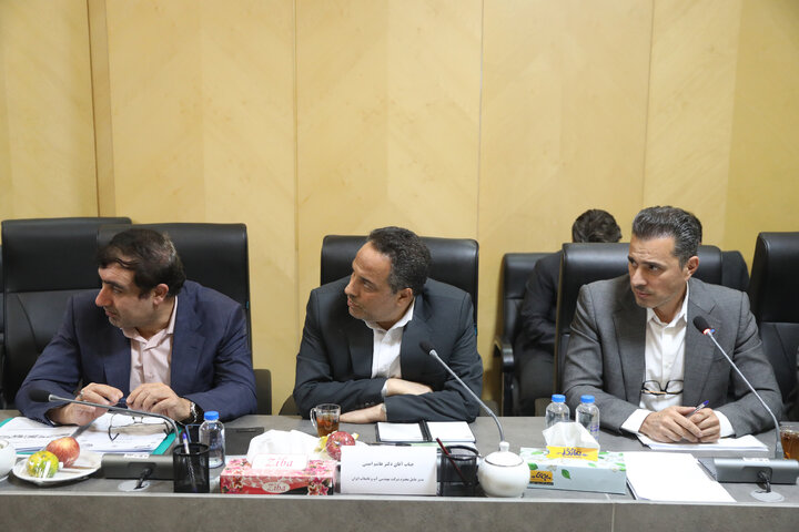 نشست مشترک فراکسیون نظارت بر صنعت آب و برق مجلس با وزیر نیرو