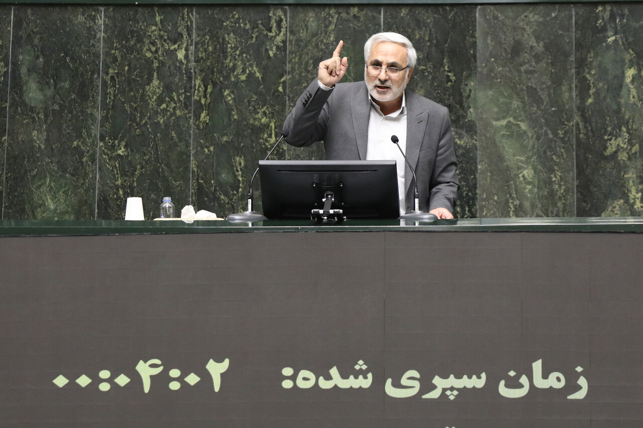 ذخایر عظیم ملی را به ثمن بخس در دست عدهای داخلی یا خارجی غارتگر قرار دادهایم/رصد دخل و خرج مردم برای حذف چندرغاز یارانه ذخایر عظیم ملی را به ثمن بخس در دست عدهای داخلی یا خارجی غارتگر قرار دادهایم/رصد دخل و خرج مردم برای حذف چندرغاز یارانه