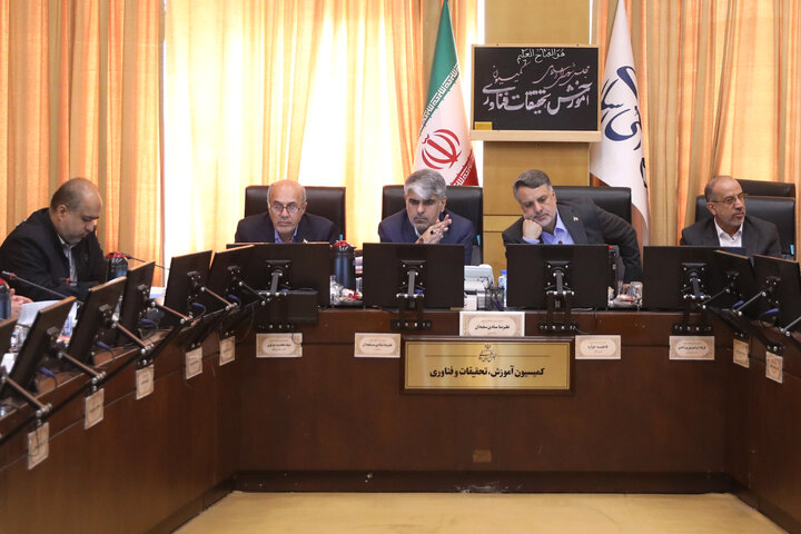 نشست 5 آبان 1404 فراکسیون دانشگاهیان،آموزش عالی و آینده پژوهی با حضور معاونین وزارت بهداشت و علوم